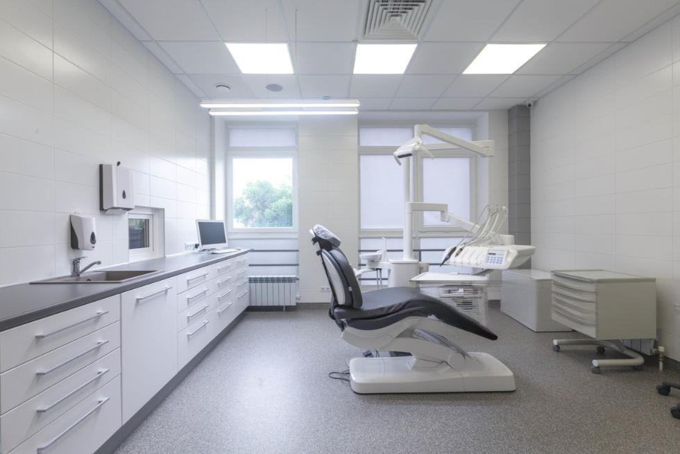 Choosing the Right Cabinets for Your Dental Office: A Guide to Efficiency