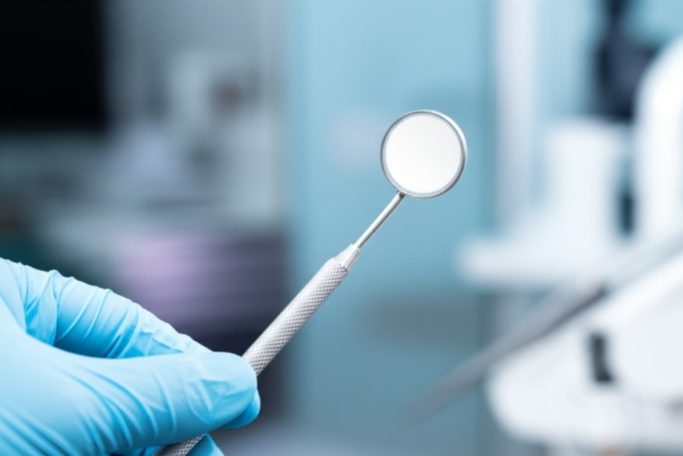 Choosing the Right Dental Mirror: The Ultimate Guide for Your Practice