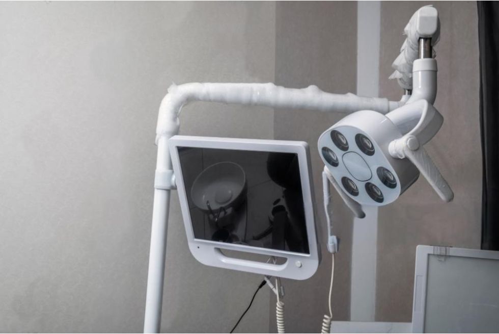 Intraoral Cameras: Enhance Dental Care & Diagnosis