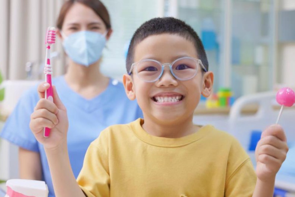 Kids Oral Health Products: Age-Based Guide 2025