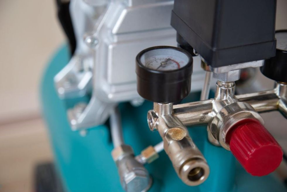 What PSI Is a Dental Air Compressor? (And What That Really Means in Your Op)