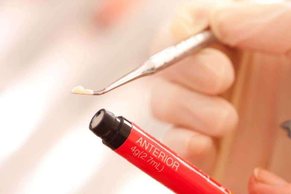 Light Curing Composite Resin: A Comprehensive Usage Guide