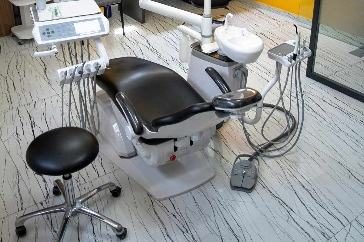 dental assistant stool